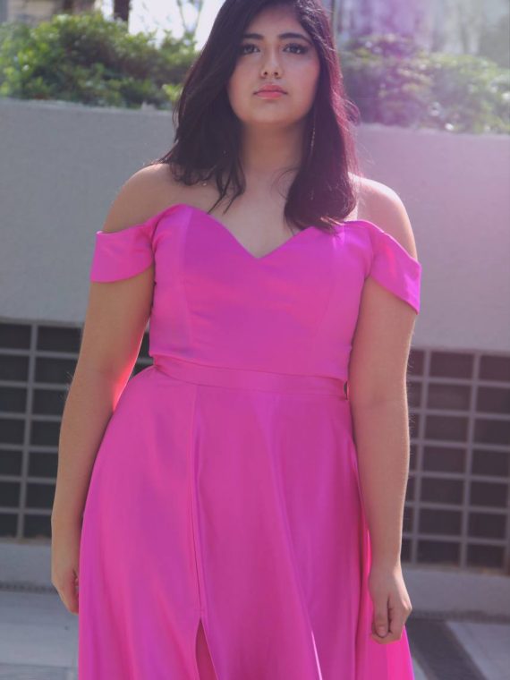 Vestido Briggette (corse) en color fucsia, falda larga con abertura, talla L-XL