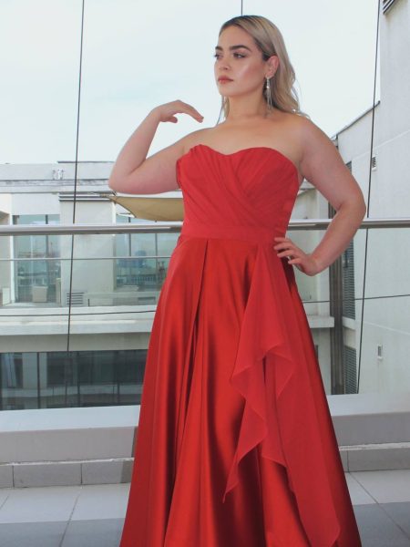 Vestido Ori corazon straples, color rojo y falda larga de piel de angel, talla XL-2XL
