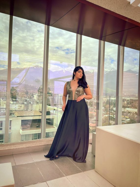 Vestido Margarita con Top Metalico con Falda negra de piel de Angel, talla L-XL