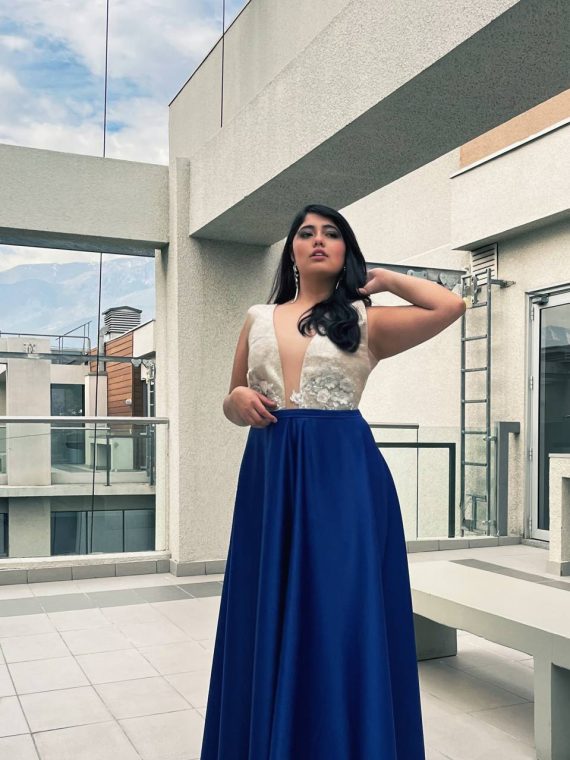 Vestido Margarita con Top Plateado con Falda azul rey de piel de Angel, talla L